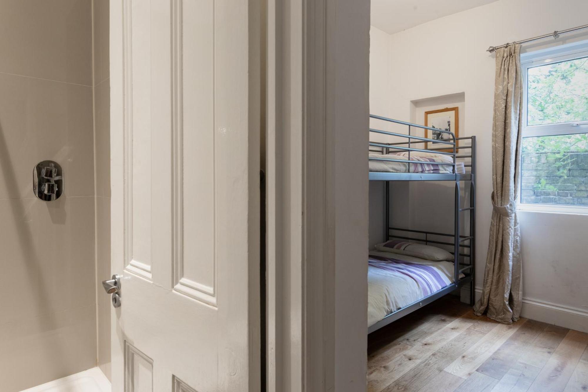 Ebs Hostel London Catford Экстерьер фото